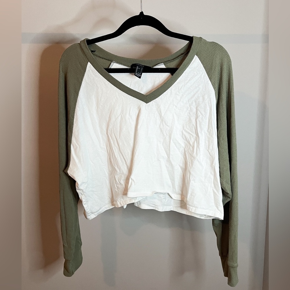 Forever 21 Long Sleeve T-Shirt